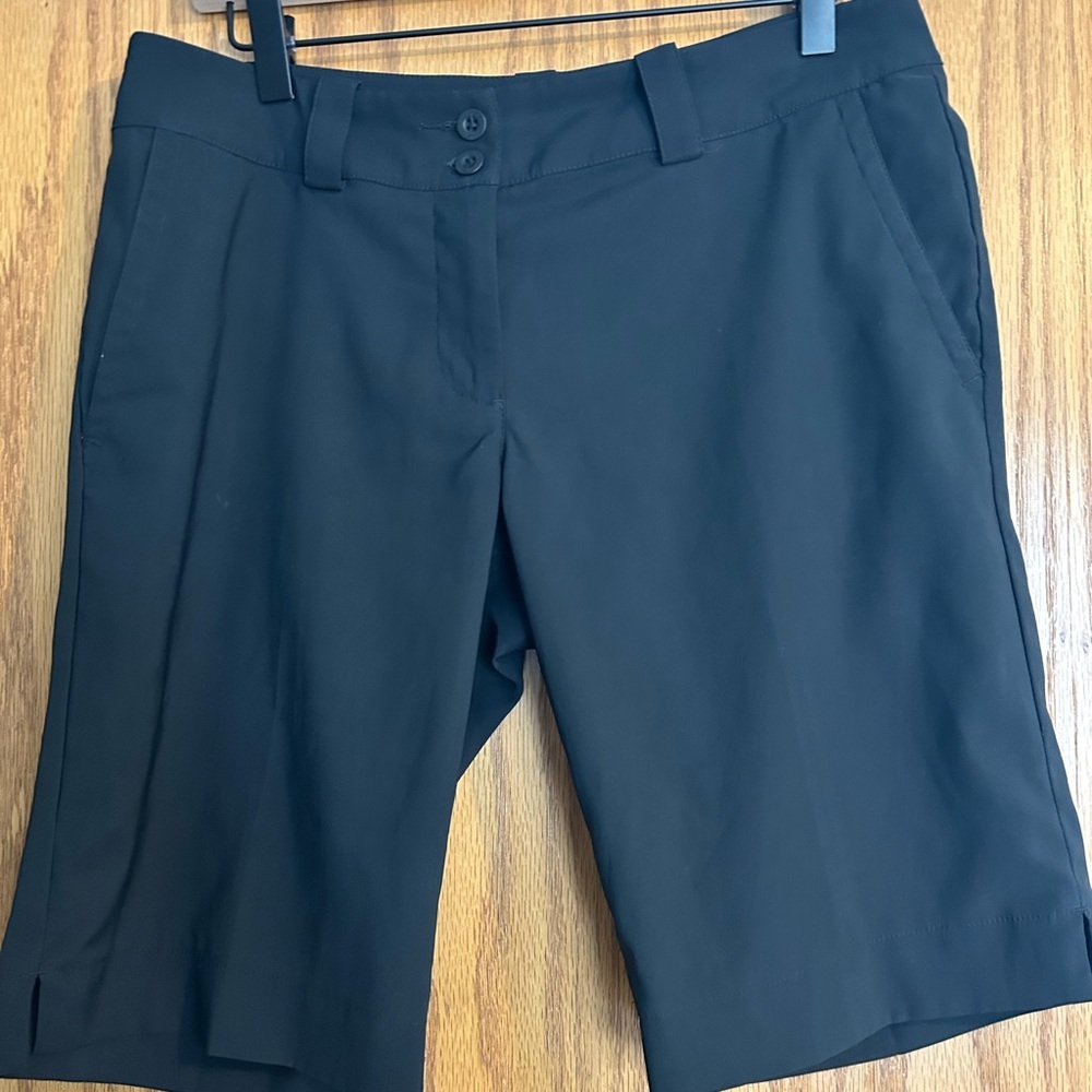 Nike Women's Black Bermuda Golf Shorts Dri Fit Size 6 - Picture 8 of 9